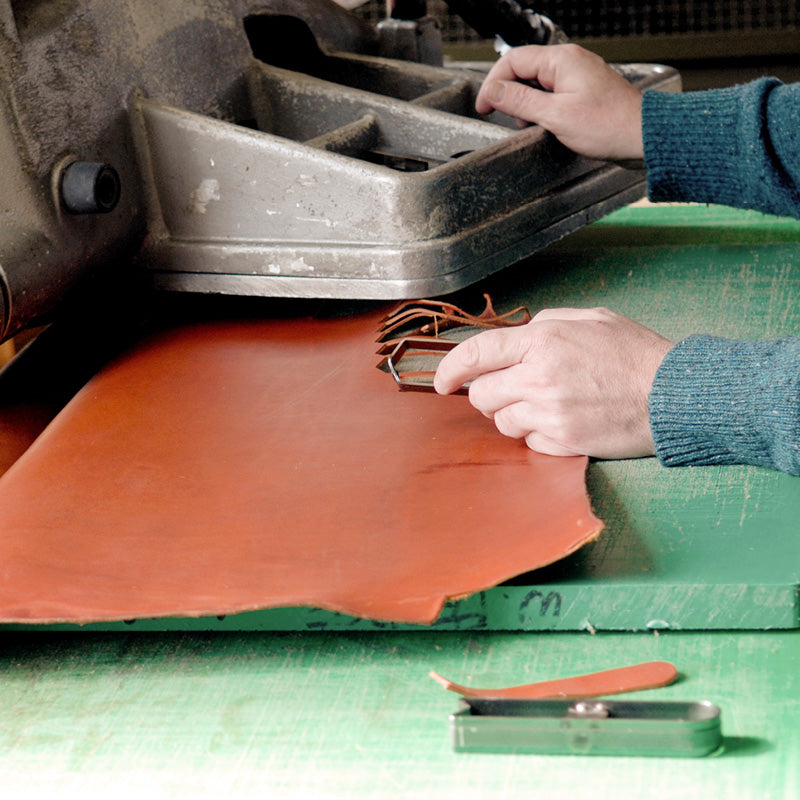 AJOTO MAKING THE LEATHER PEN POUCH